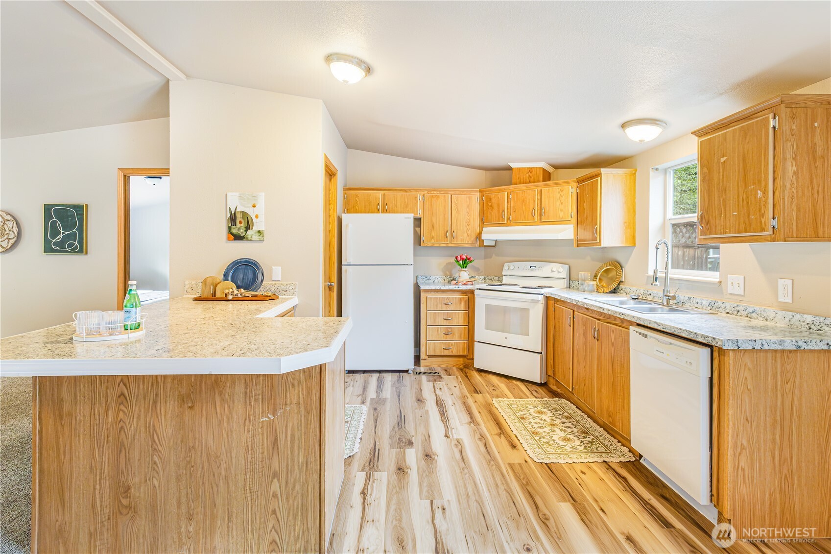 932 Price Road , Bremerton, WA 98312