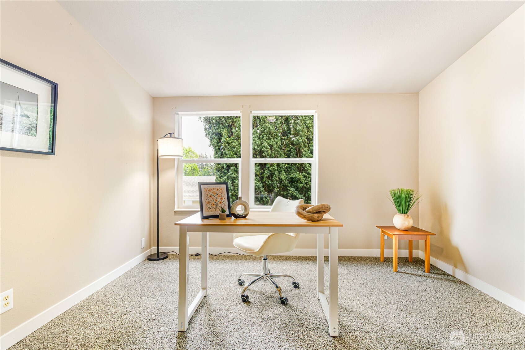 932 Price Road , Bremerton, WA 98312