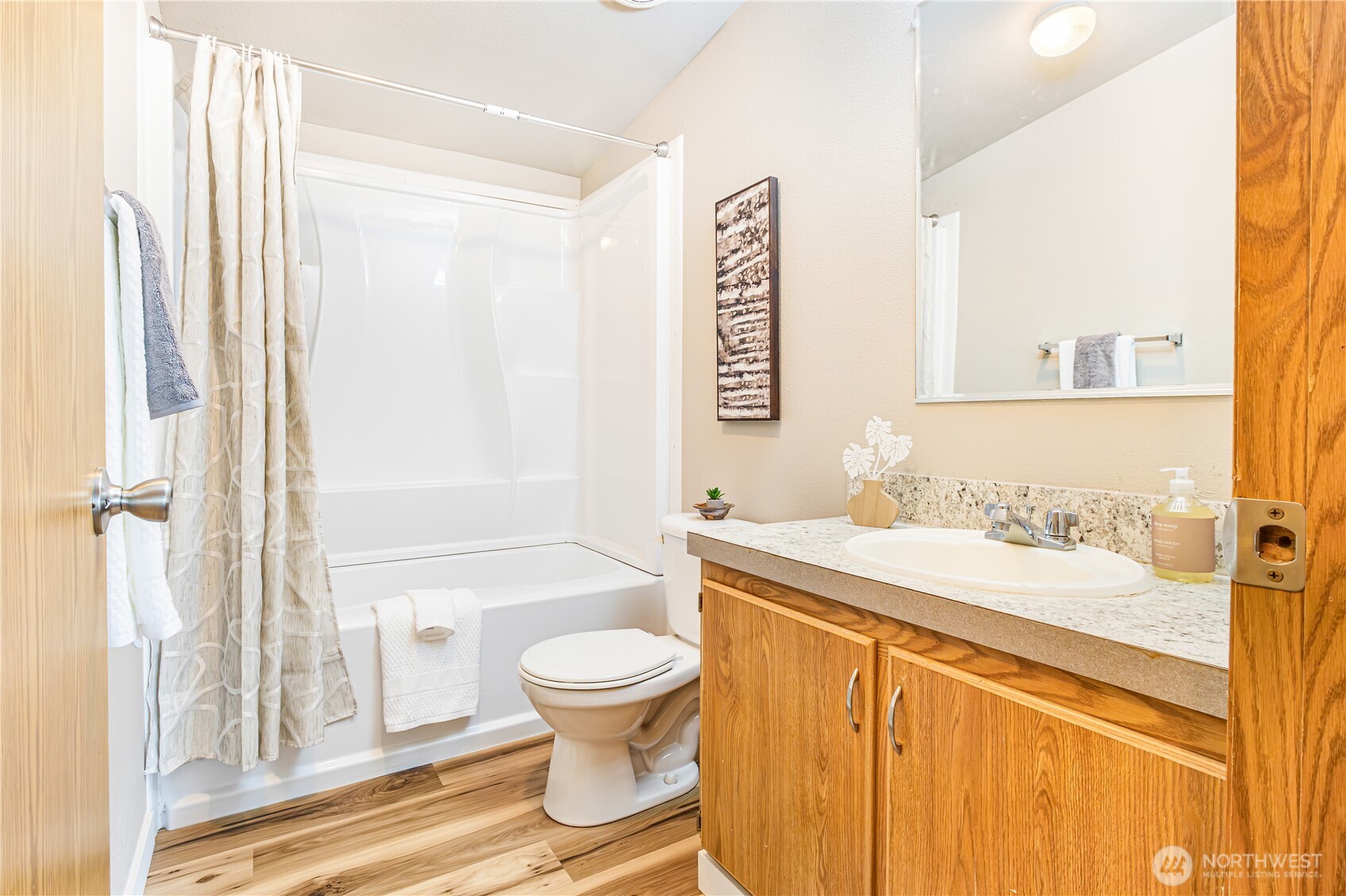 932 Price Road , Bremerton, WA 98312