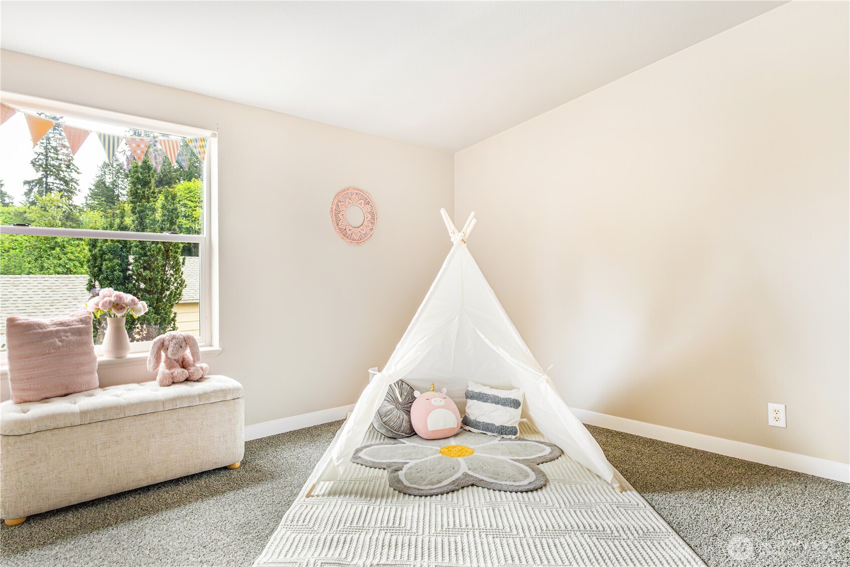 932 Price Road , Bremerton, WA 98312