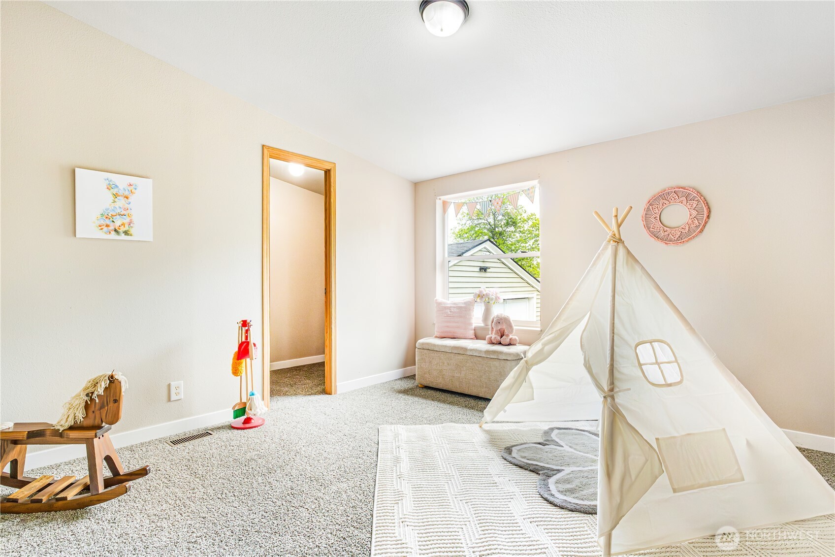 932 Price Road , Bremerton, WA 98312