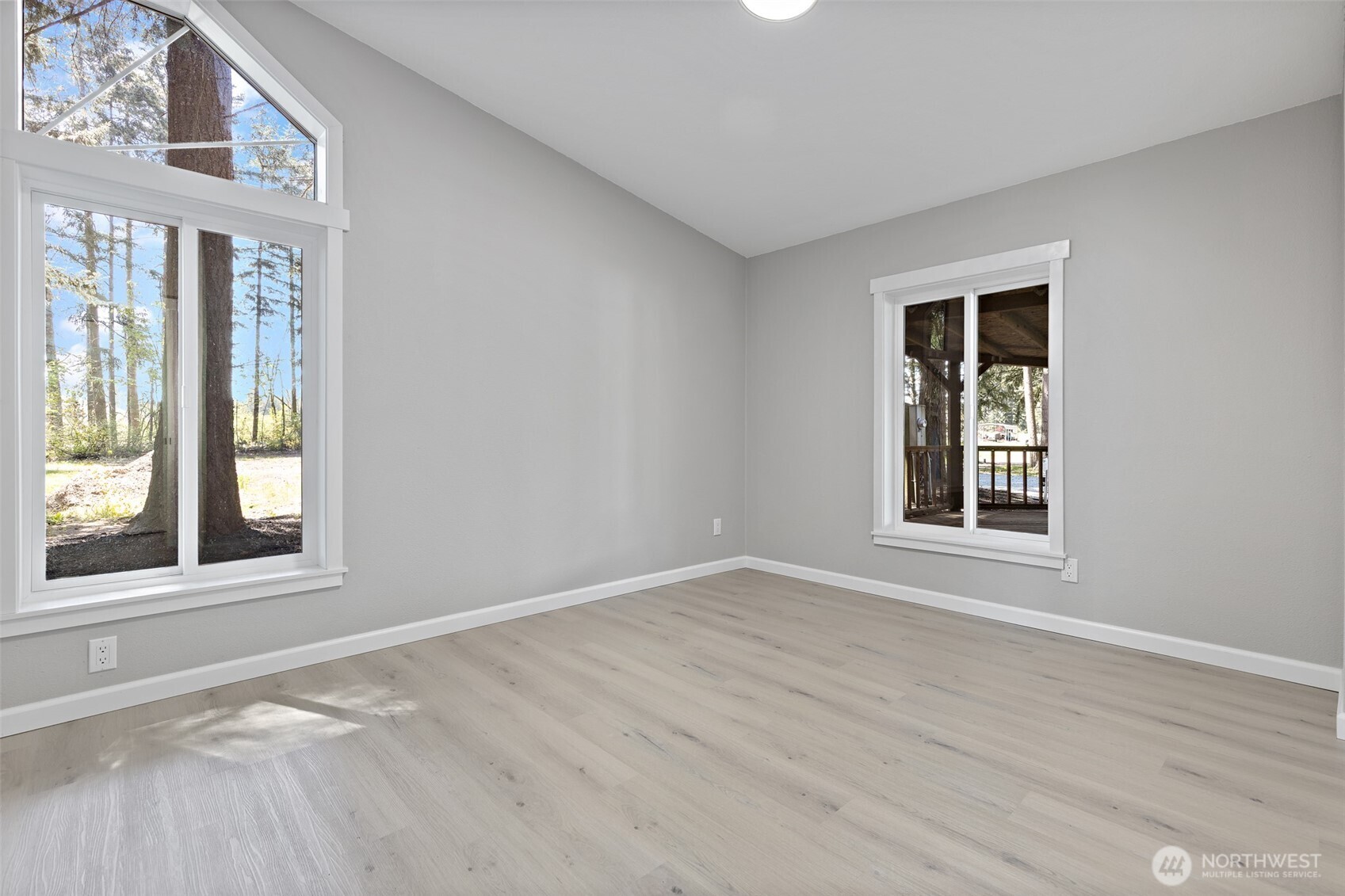 35105 34th Avenue E, Eatonville, WA 98328