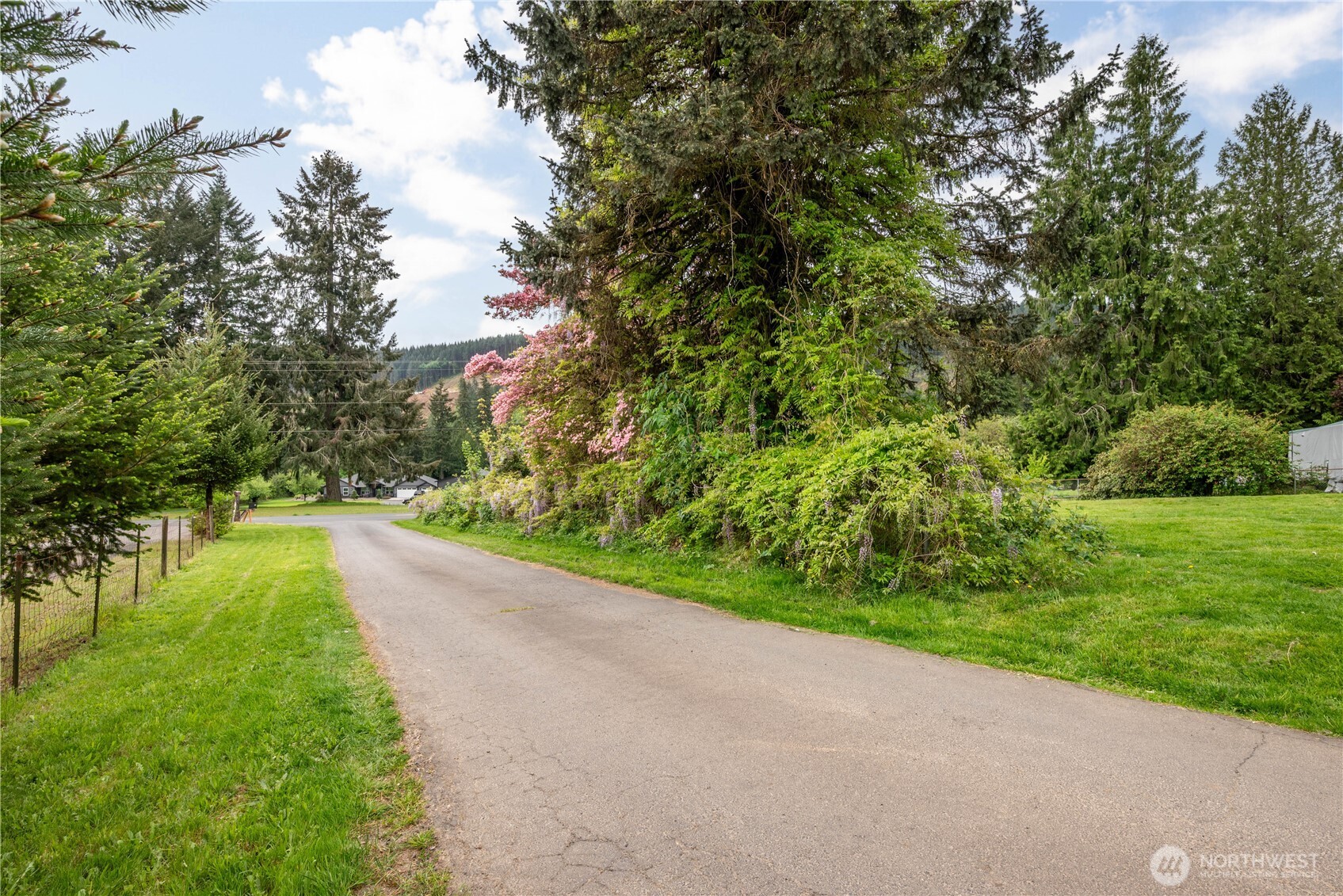 2208 Coal Creek Road , Longview, WA 98632