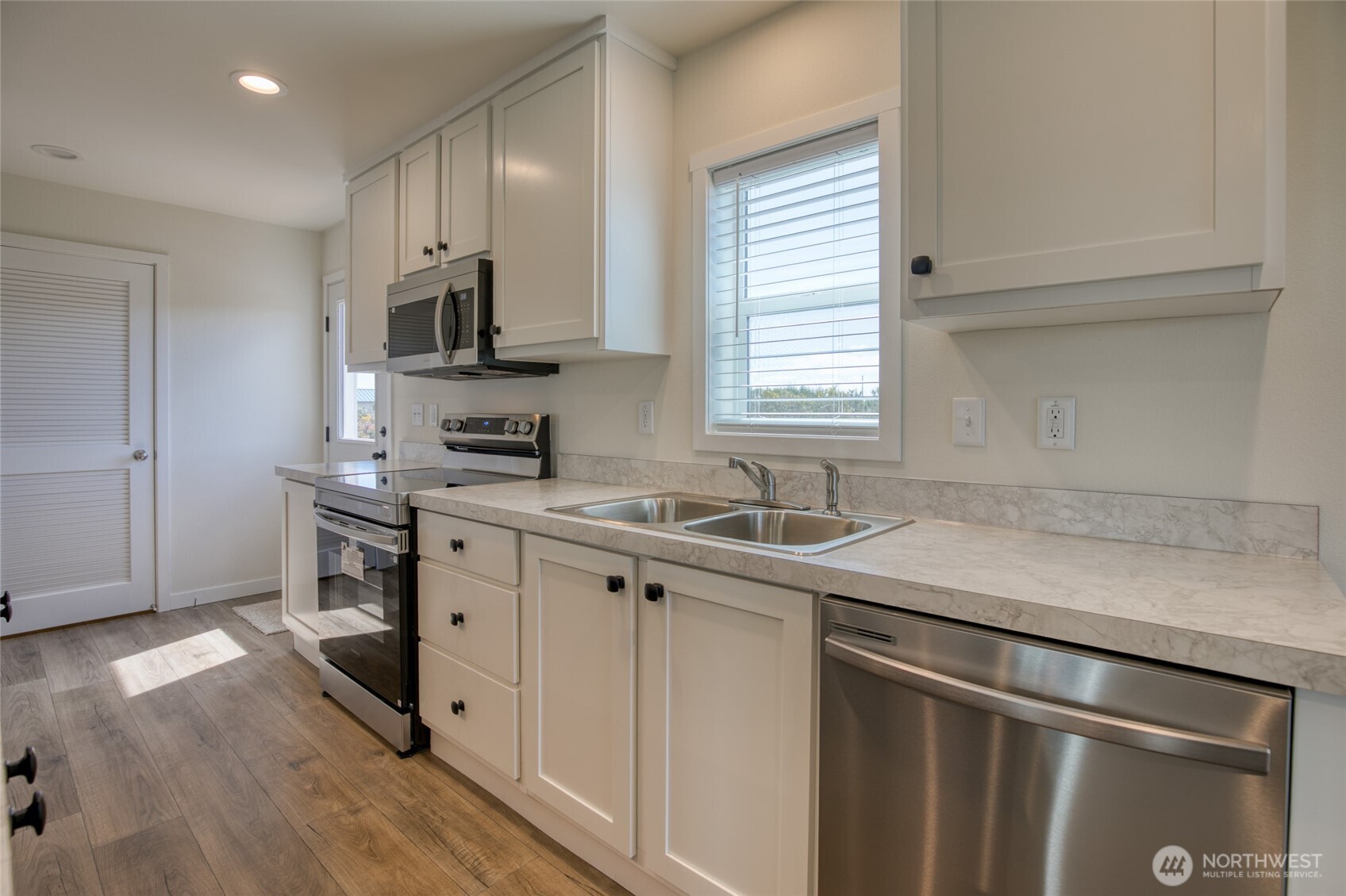 1414 Storm King Avenue SW, Ocean Shores, WA 98569