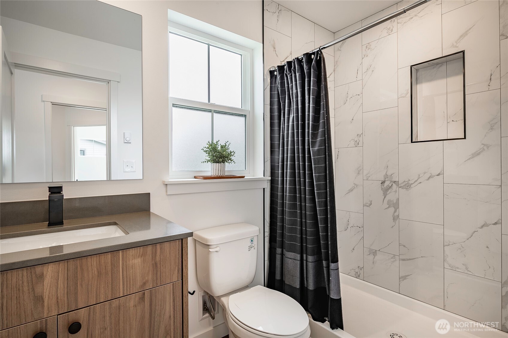 214 E Grover Street , Lynden, WA 98264