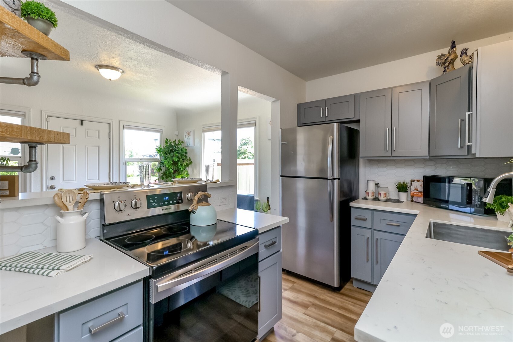 606 S 61st Street , Tacoma, WA 98408