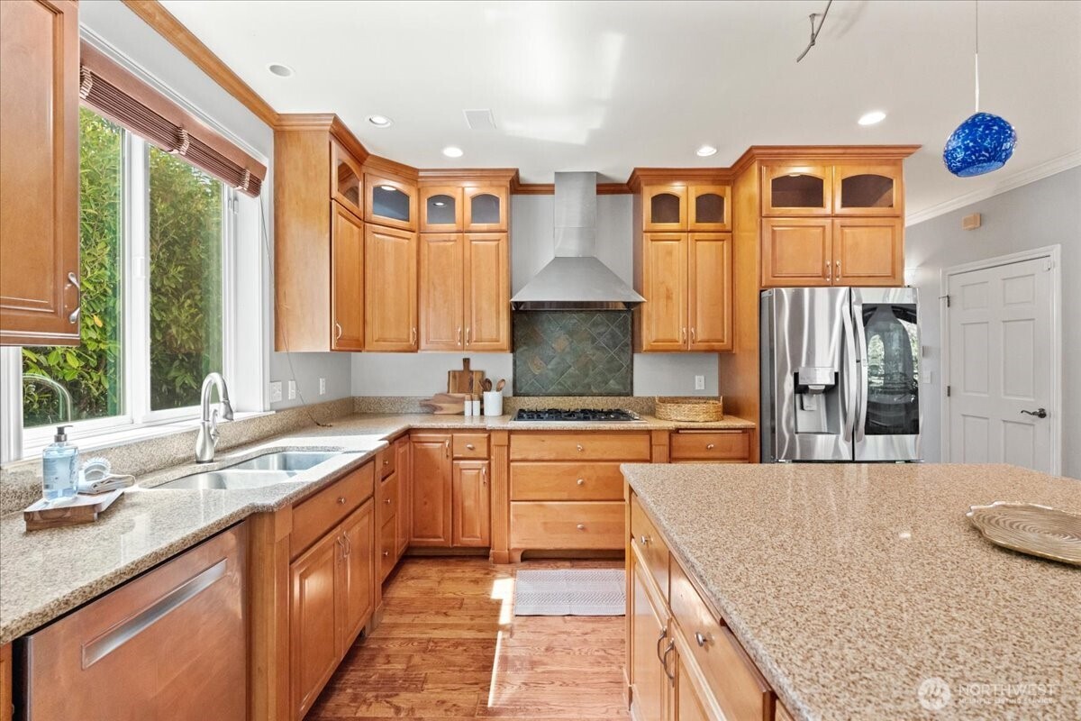3717 Olympic Boulevard W, University Place, WA 98466