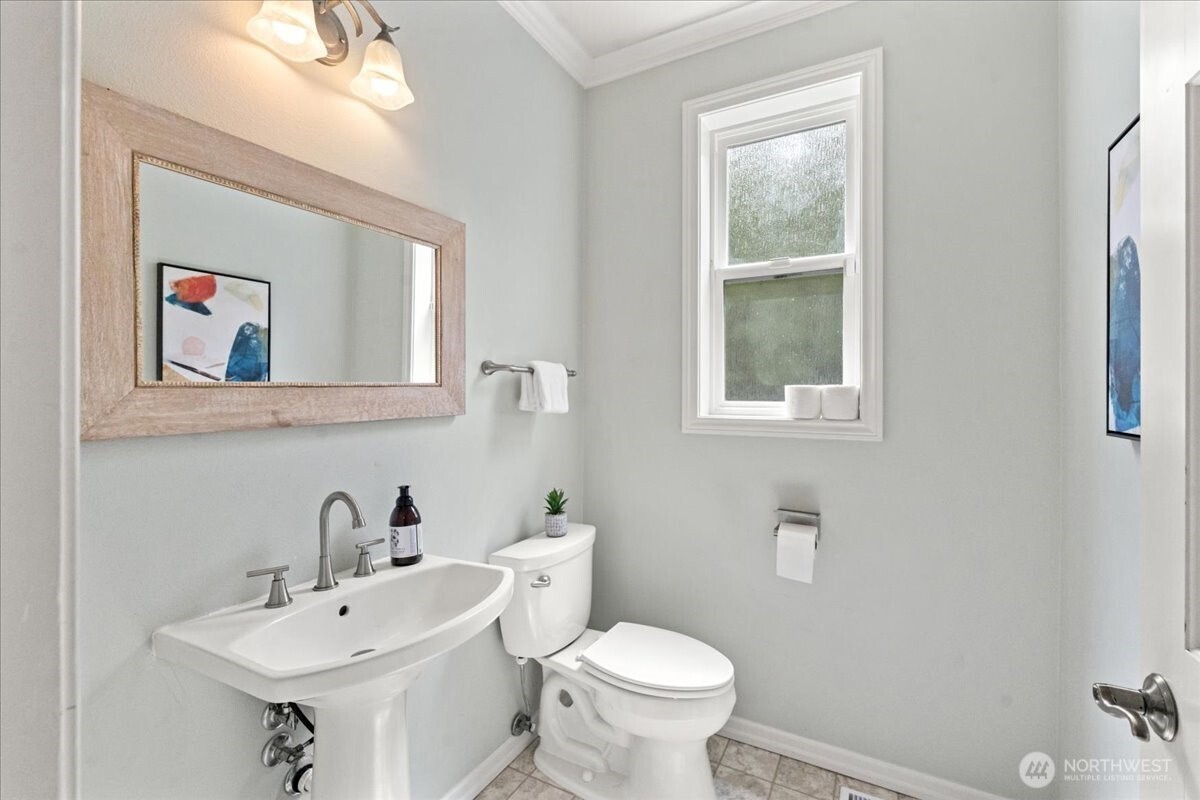 3717 Olympic Boulevard W, University Place, WA 98466