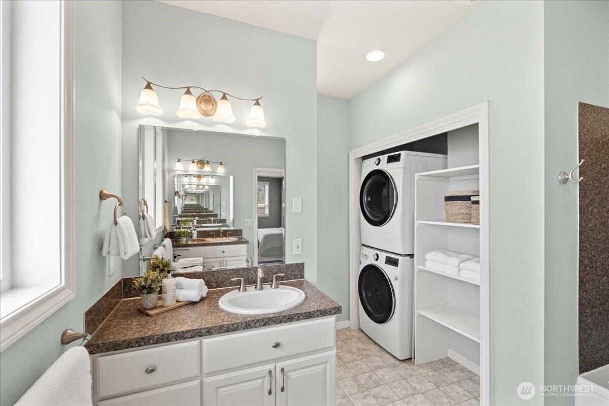 3717 Olympic Boulevard W, University Place, WA 98466