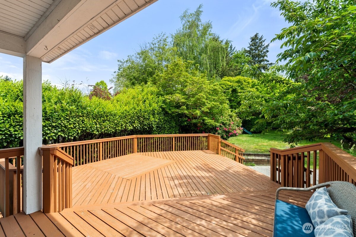 3717 Olympic Boulevard W, University Place, WA 98466