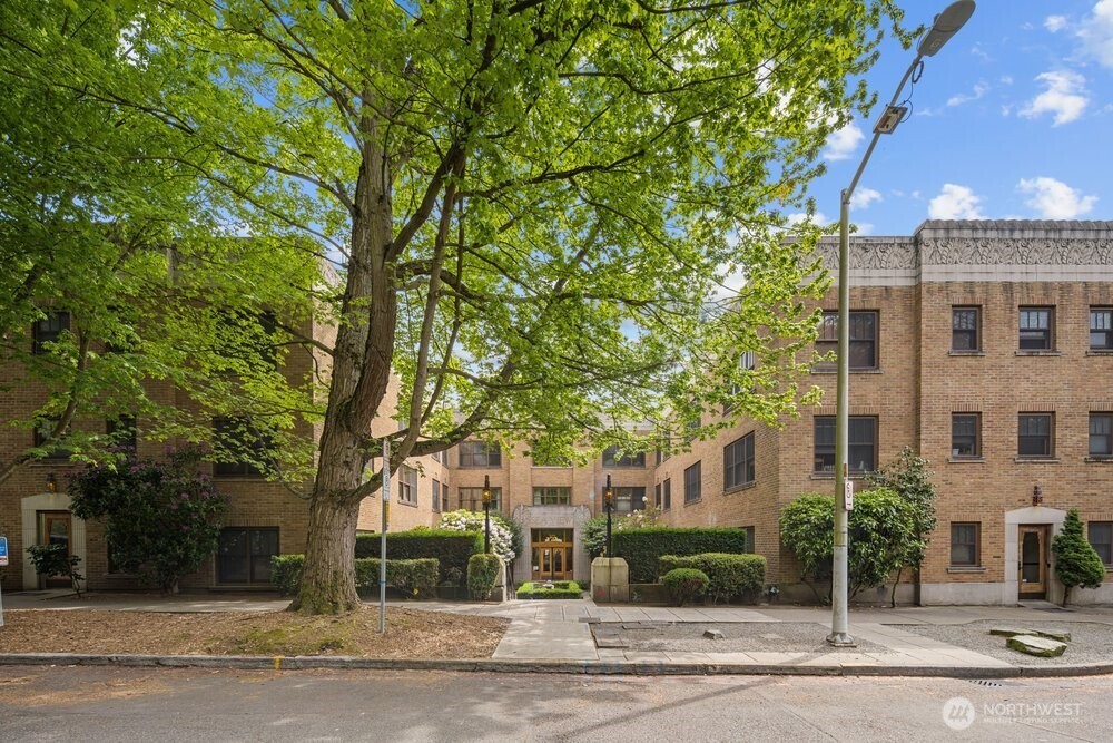 519 W Roy Street #413, Seattle, WA 98119