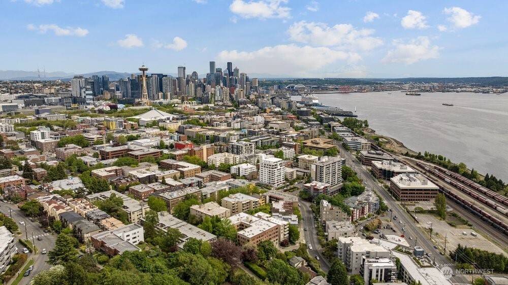 519 W Roy Street #413, Seattle, WA 98119