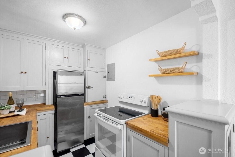 519 W Roy Street #413, Seattle, WA 98119