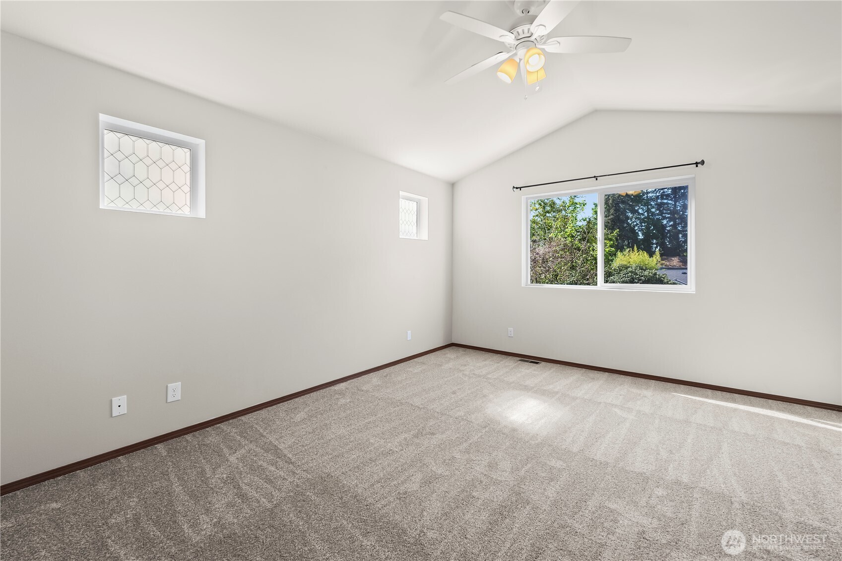 2647 19th Street , Bremerton, WA 98312