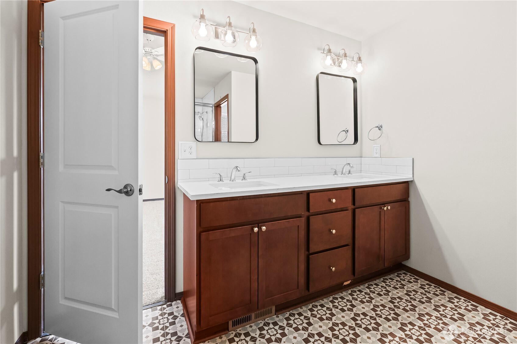 2647 19th Street , Bremerton, WA 98312