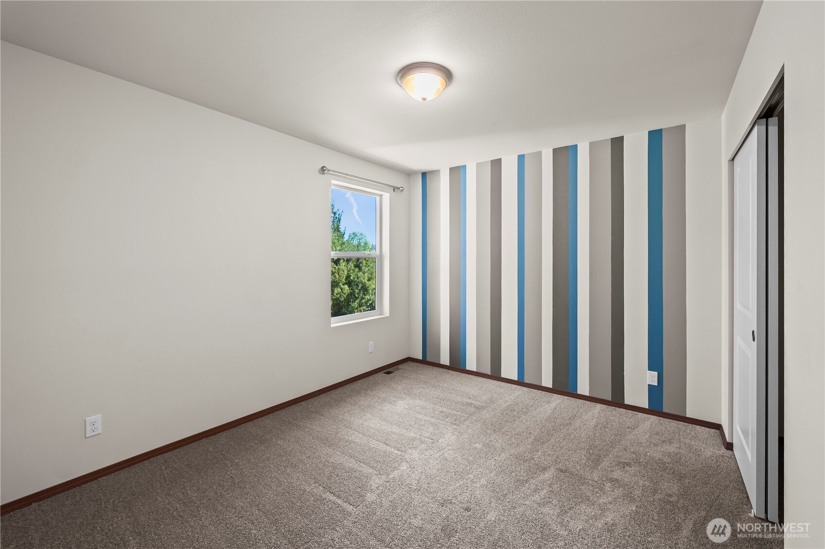 2647 19th Street , Bremerton, WA 98312