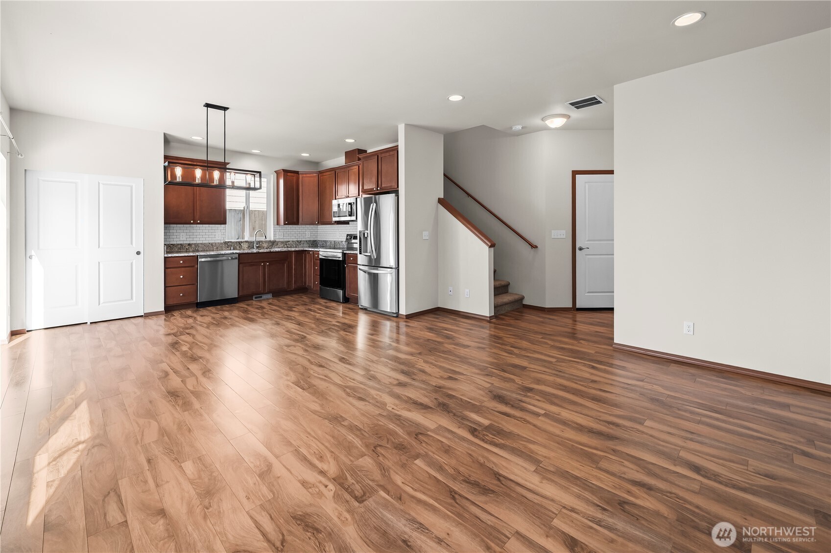 2647 19th Street , Bremerton, WA 98312