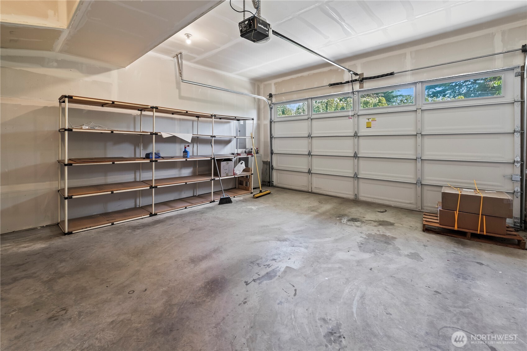 2647 19th Street , Bremerton, WA 98312