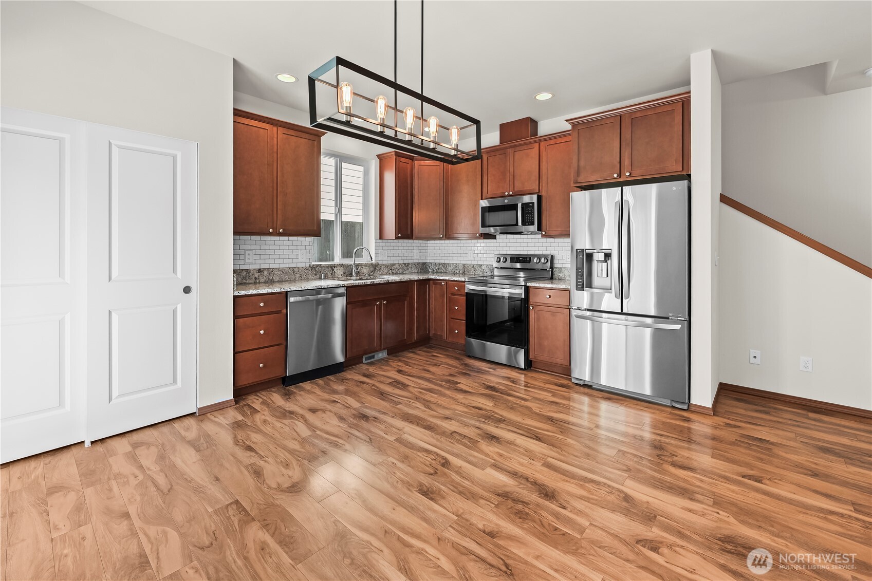 2647 19th Street , Bremerton, WA 98312