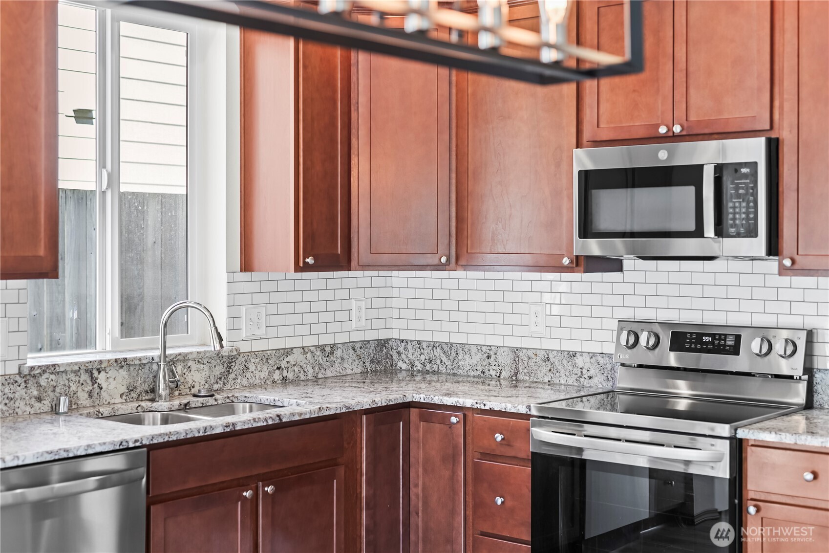 2647 19th Street , Bremerton, WA 98312