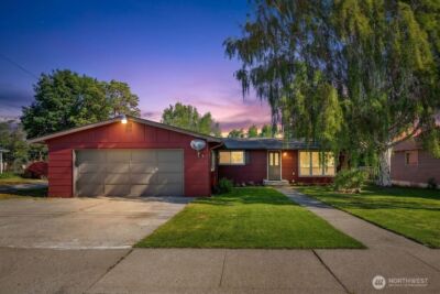 1312 Springwater Avenue , Wenatchee, WA 98801 - Photo 2