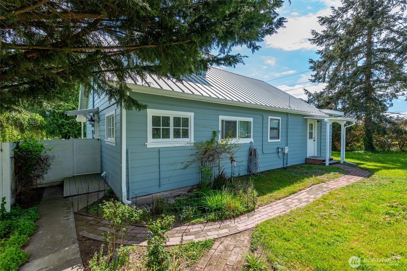 5392 Shore Meadow Road , Freeland, WA 98249