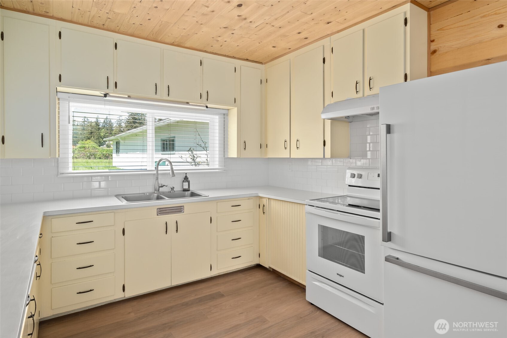 5392 Shore Meadow Road , Freeland, WA 98249