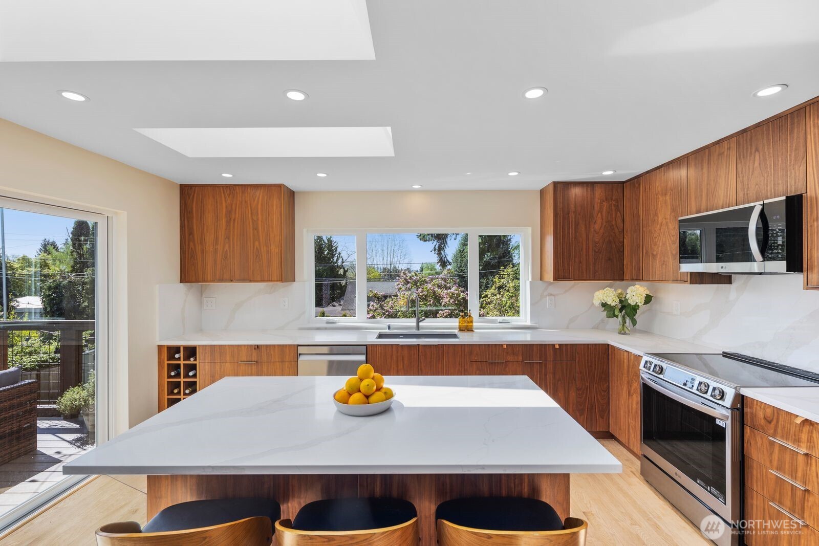 4531 Stanford Avenue NE, Seattle, WA 98105