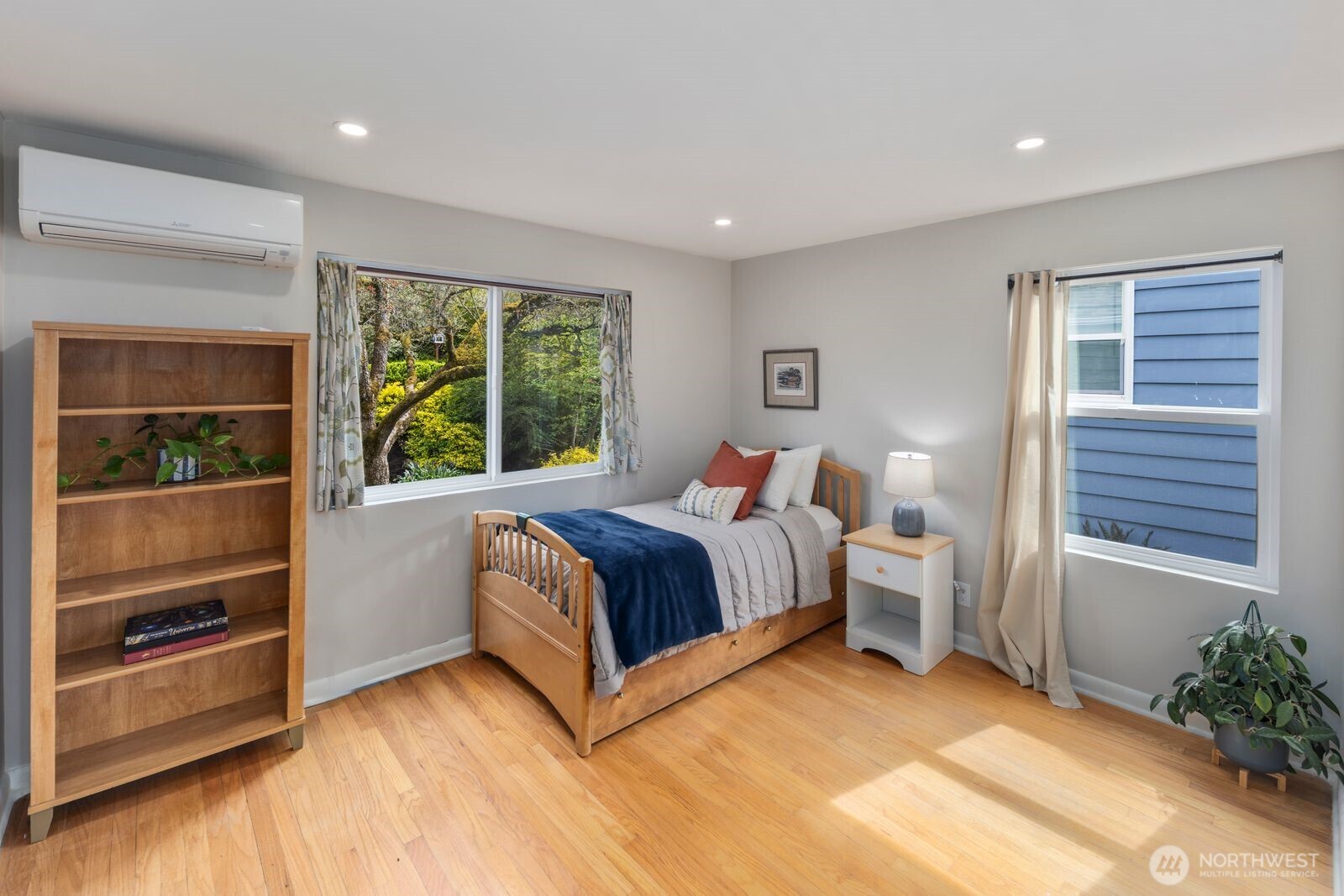 4531 Stanford Avenue NE, Seattle, WA 98105