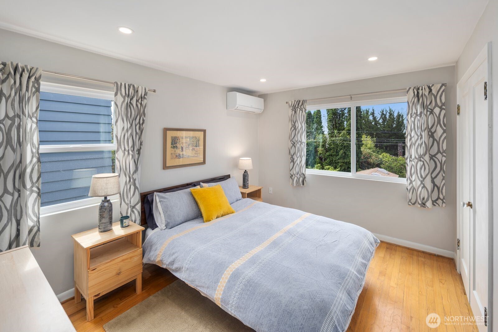 4531 Stanford Avenue NE, Seattle, WA 98105