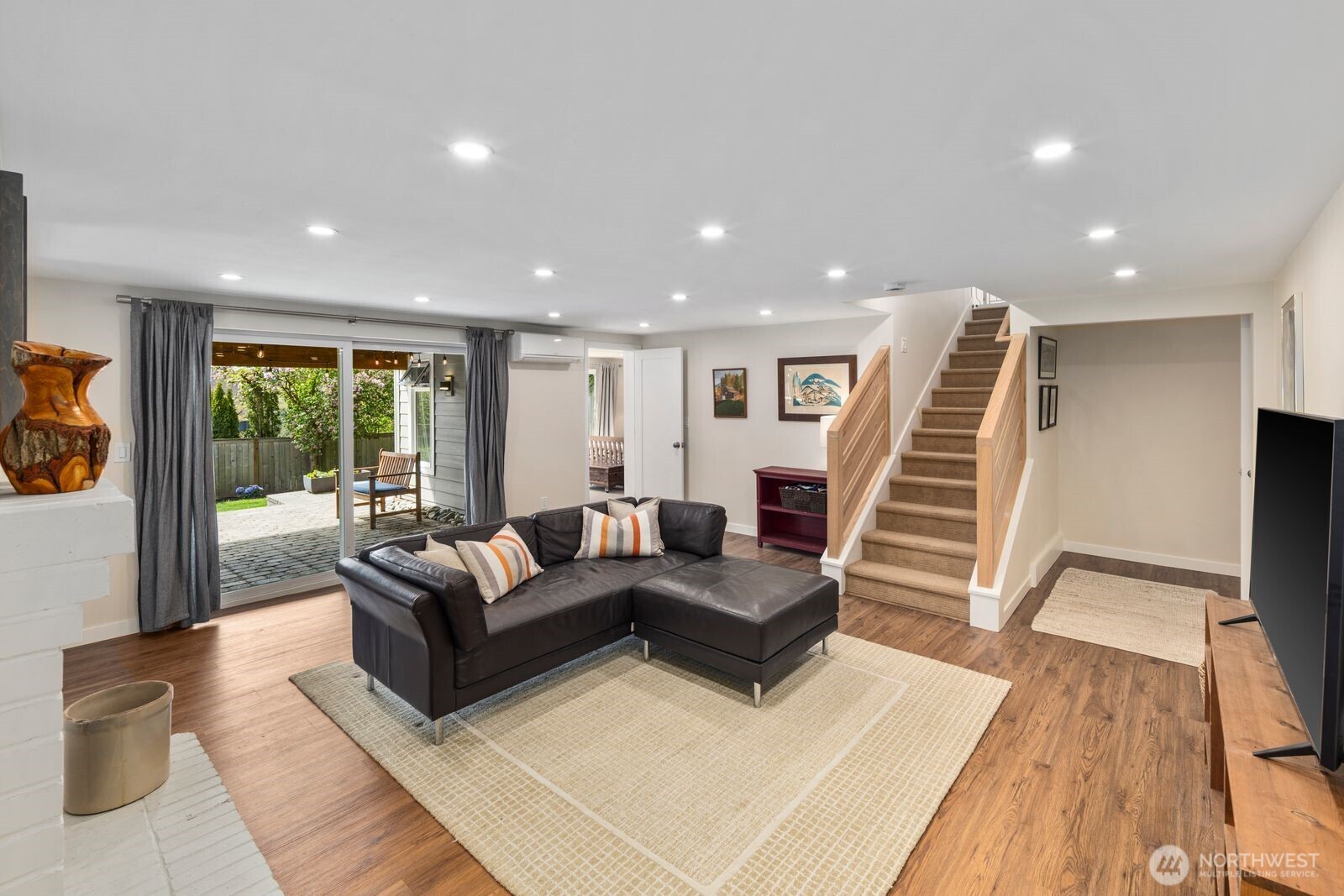 4531 Stanford Avenue NE, Seattle, WA 98105