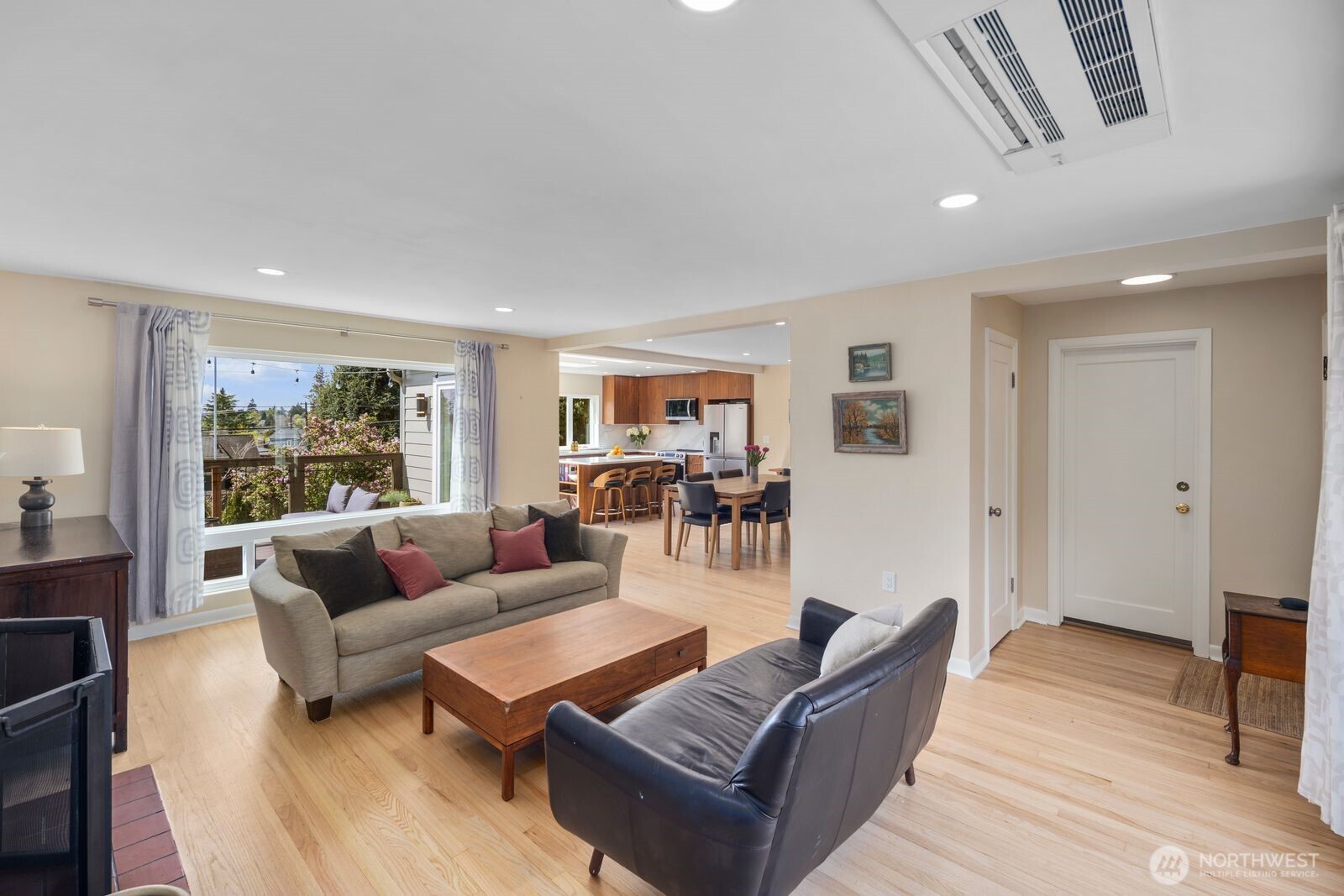 4531 Stanford Avenue NE, Seattle, WA 98105