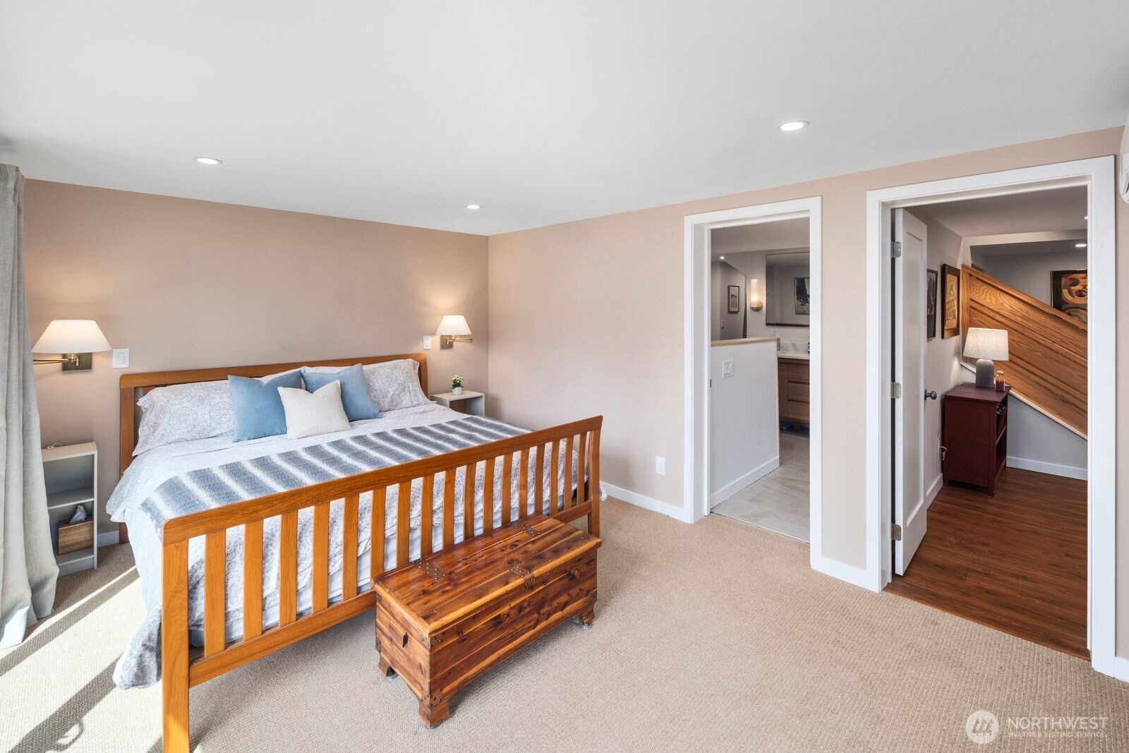 4531 Stanford Avenue NE, Seattle, WA 98105