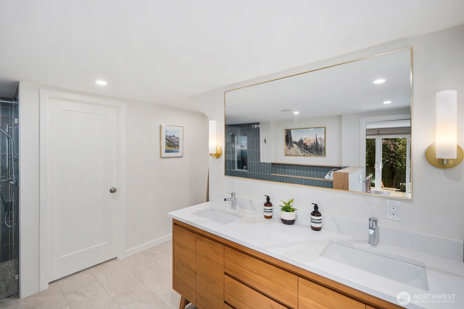 4531 Stanford Avenue NE, Seattle, WA 98105