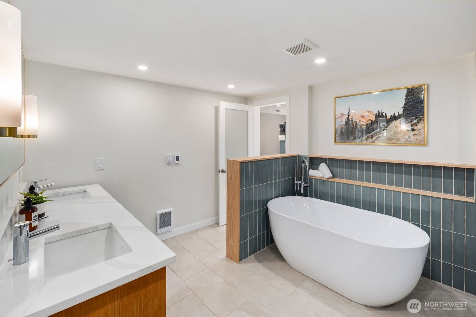 4531 Stanford Avenue NE, Seattle, WA 98105