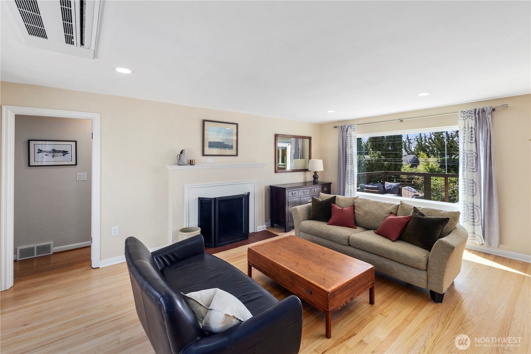 4531 Stanford Avenue NE, Seattle, WA 98105