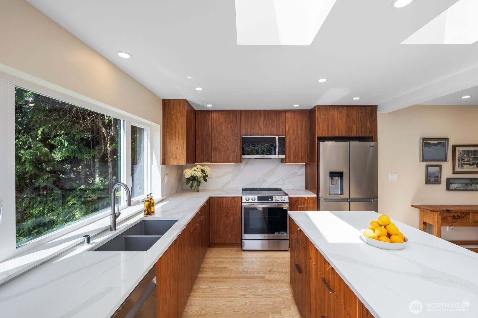 4531 Stanford Avenue NE, Seattle, WA 98105