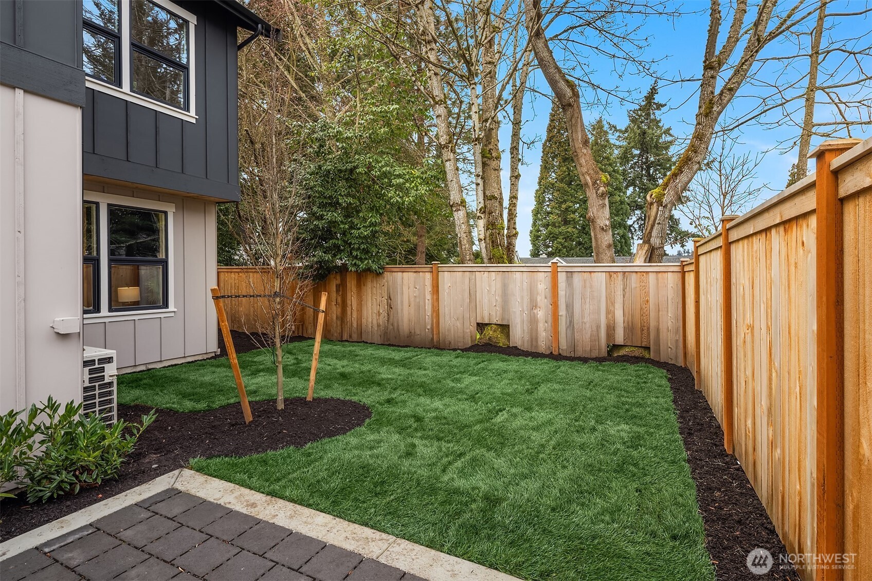 817 18th Avenue W, Kirkland, WA 98033