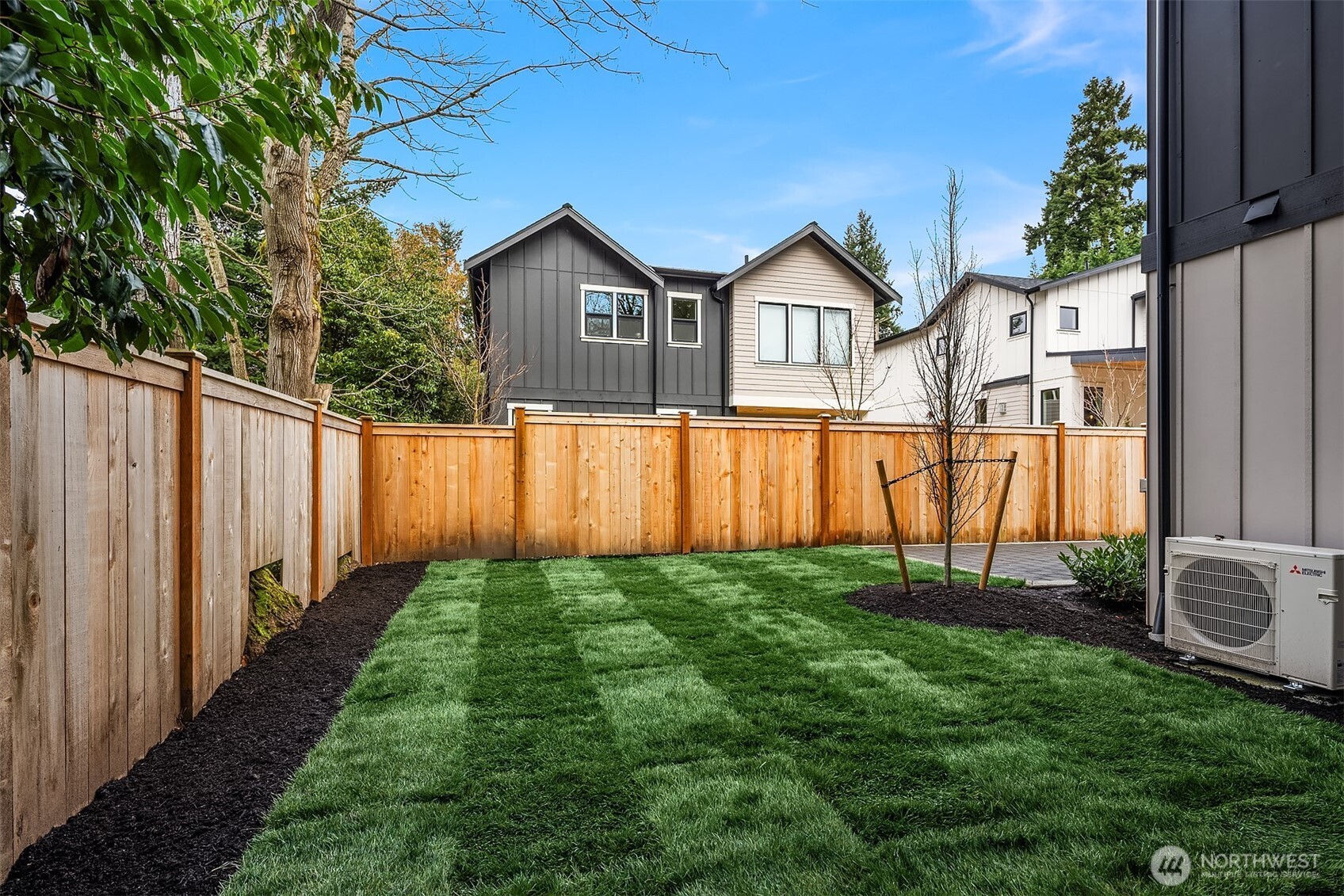 817 18th Avenue W, Kirkland, WA 98033
