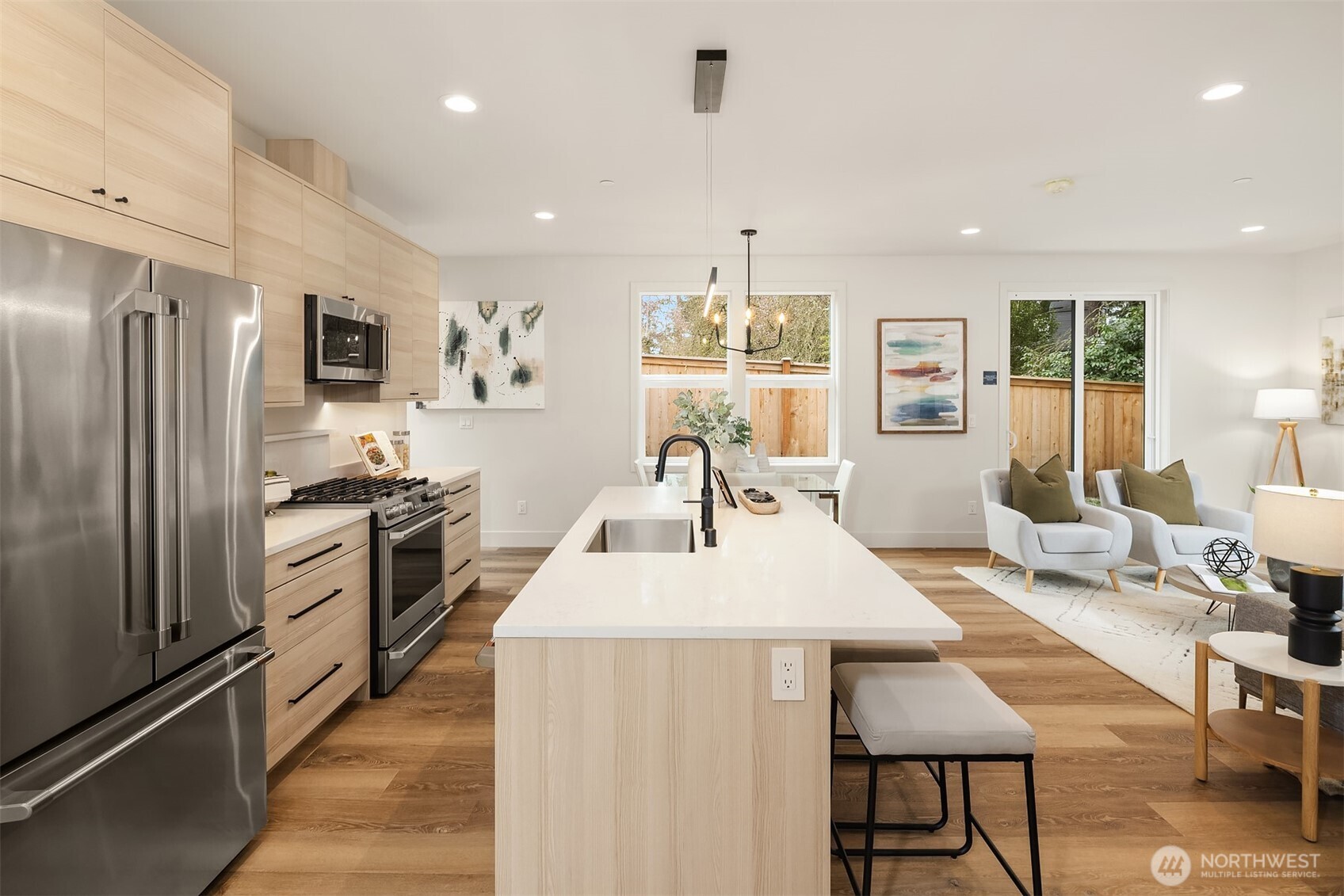 817 18th Avenue W, Kirkland, WA 98033