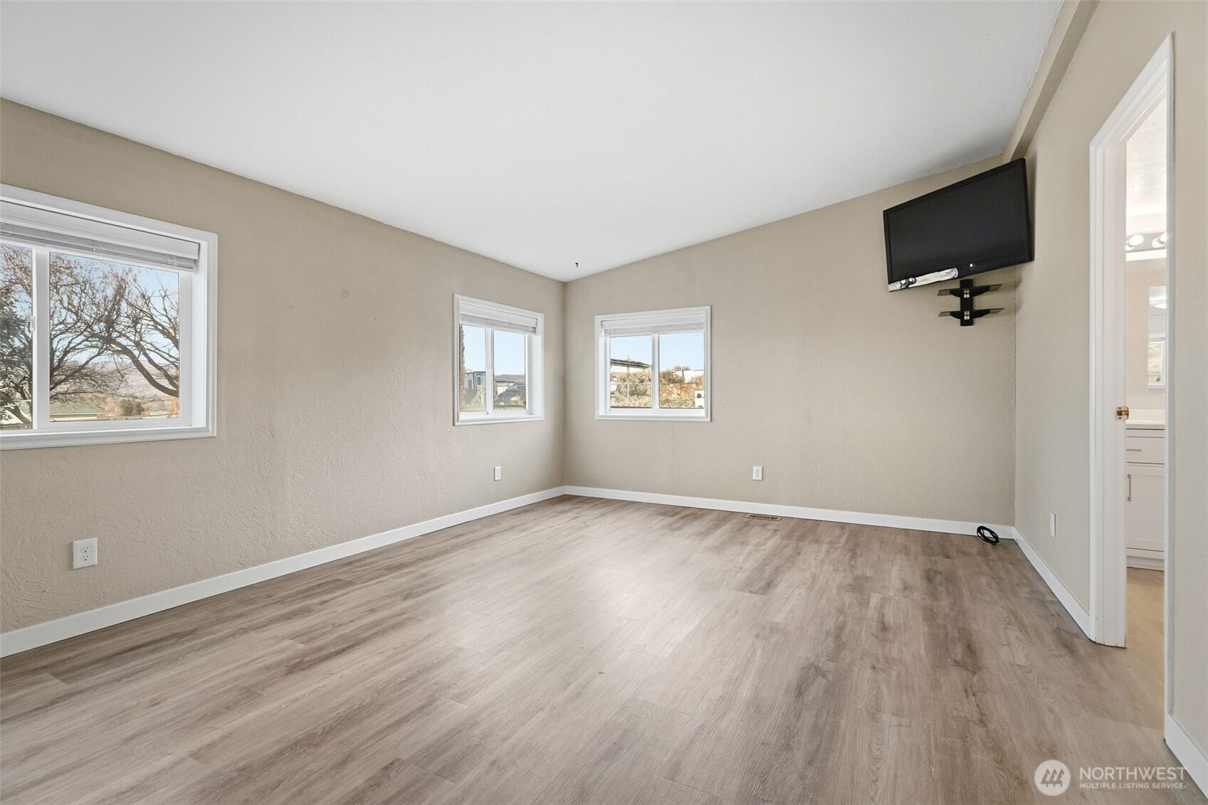 401 CLEMANS VIEW Road , Selah, WA 98942