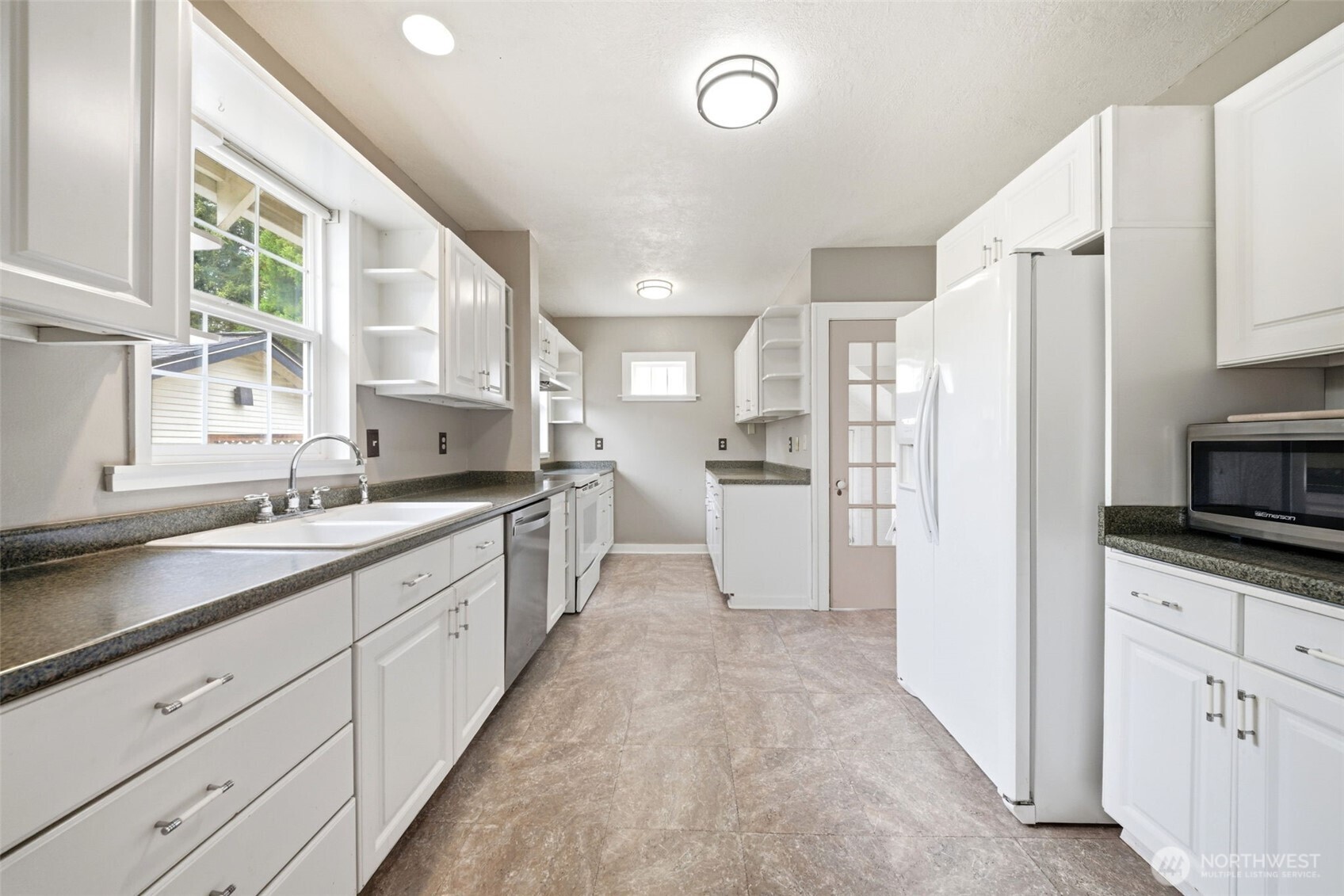 3083 Pine Street , Longview, WA 98632