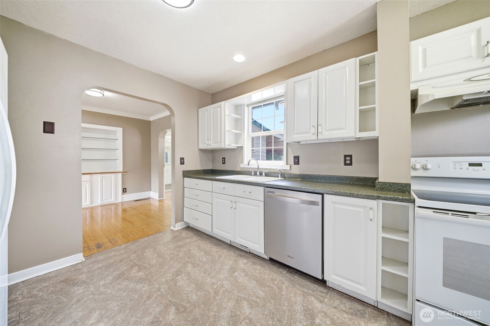 3083 Pine Street , Longview, WA 98632