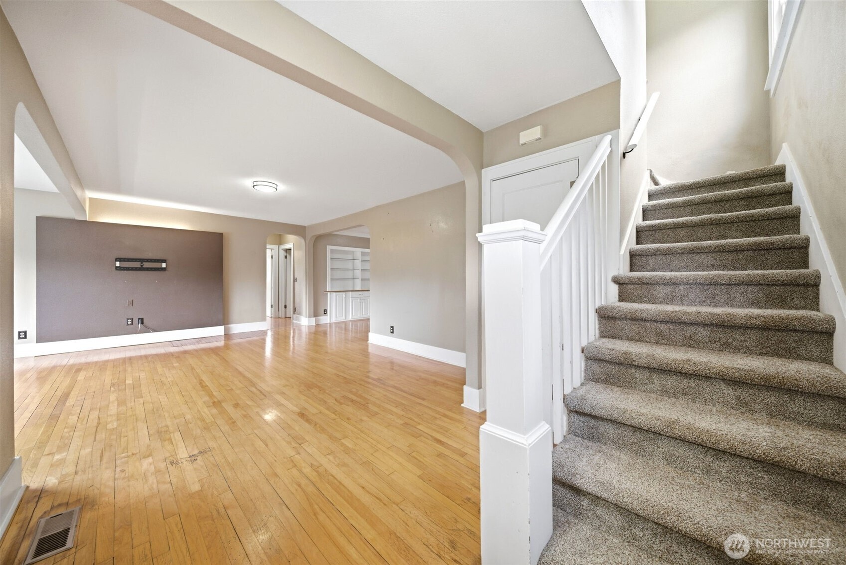 3083 Pine Street , Longview, WA 98632