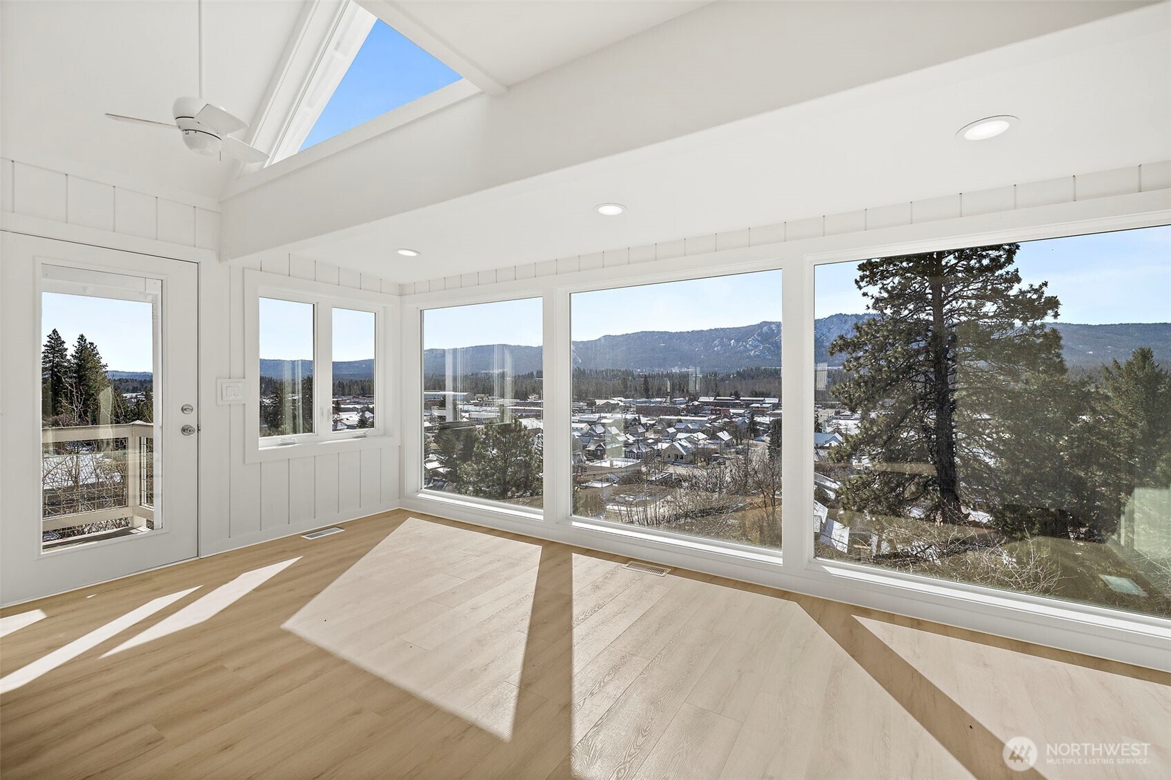 205 W 5th Street , Cle Elum, WA 98922
