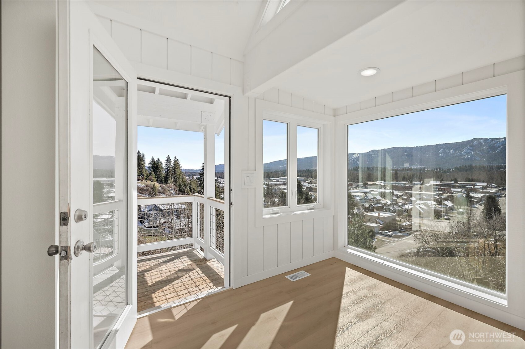 205 W 5th Street , Cle Elum, WA 98922