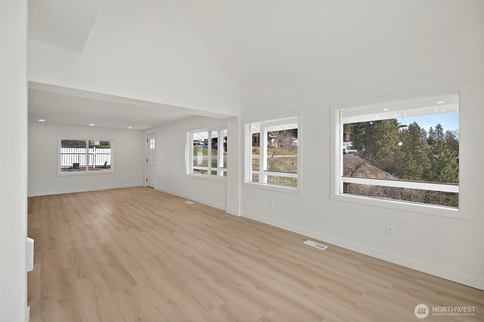 205 W 5th Street , Cle Elum, WA 98922
