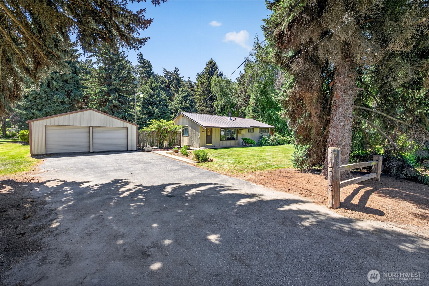 5685 Airport Road , Cashmere, WA 98815