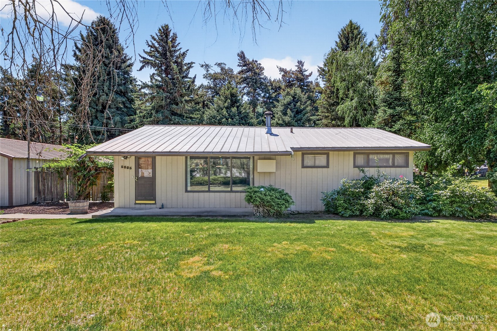 5685 Airport Road , Cashmere, WA 98815