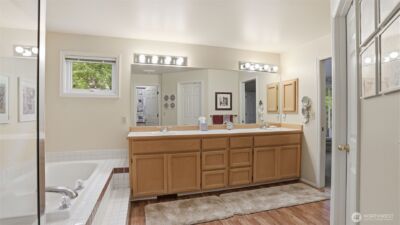 25812 SE 41st Street , Sammamish, WA 98029 - Photo 20